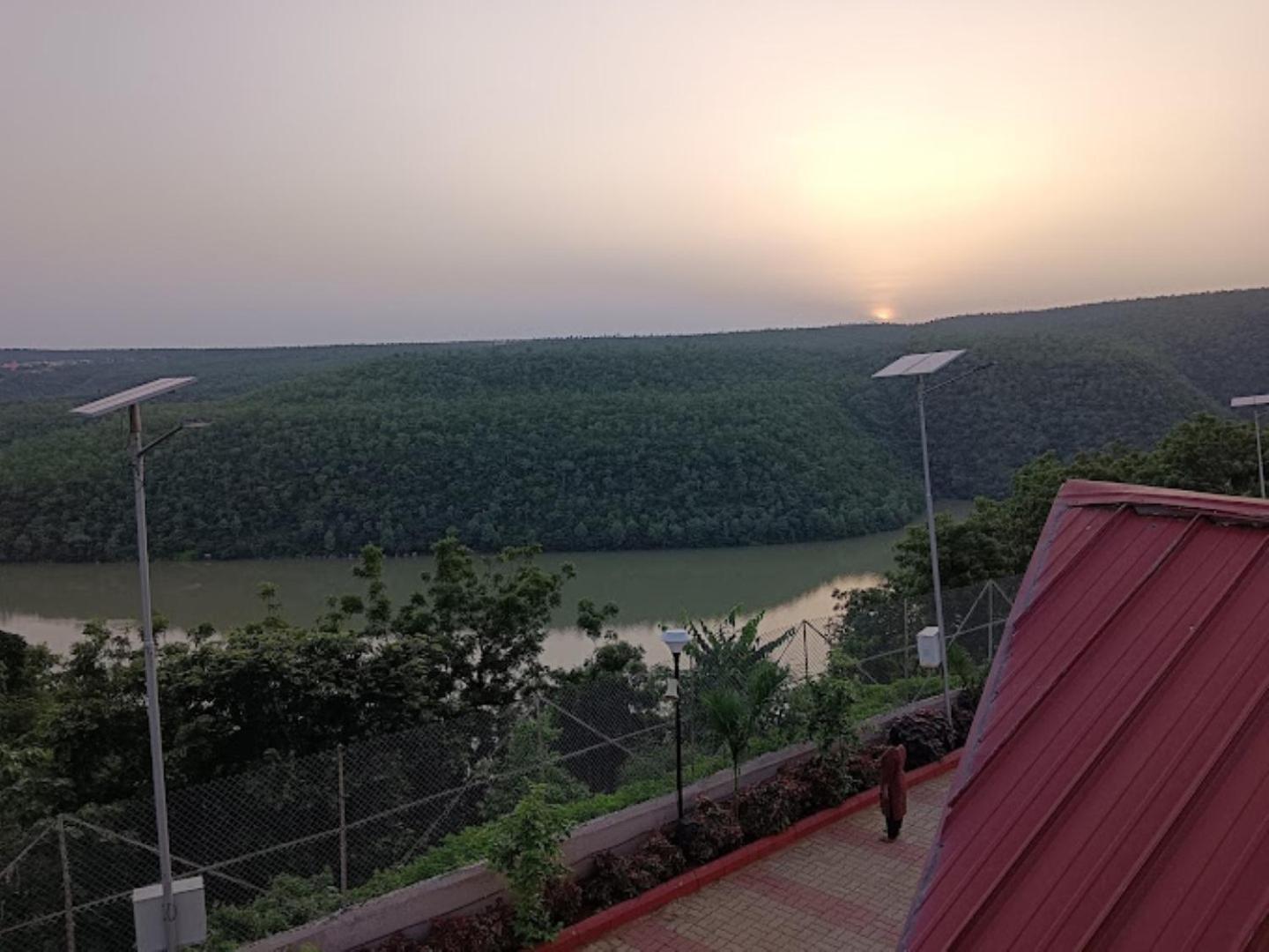 Hotel Haritha , Eegalapenta Srisailam Eksteriør bilde