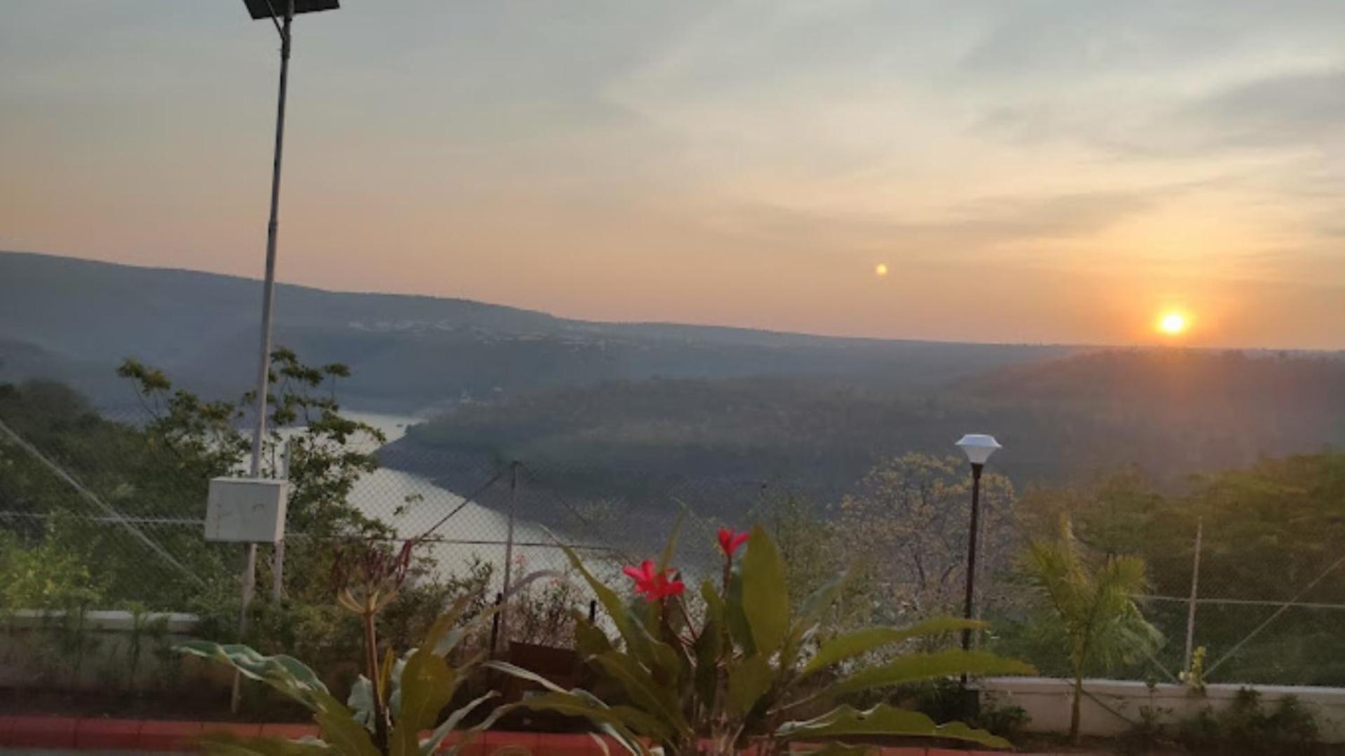 Hotel Haritha , Eegalapenta Srisailam Eksteriør bilde